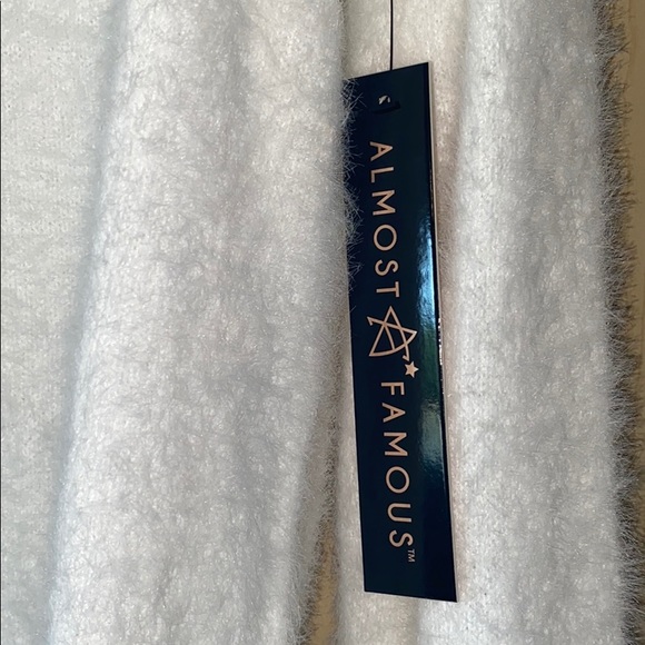 NWT Almost Famous off the shoulder eyelash sweater. - Picture 4 of 6